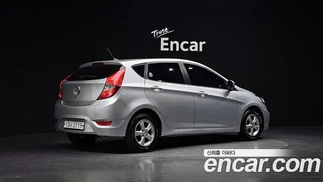 Hyundai Accent, 2012 — фото 2