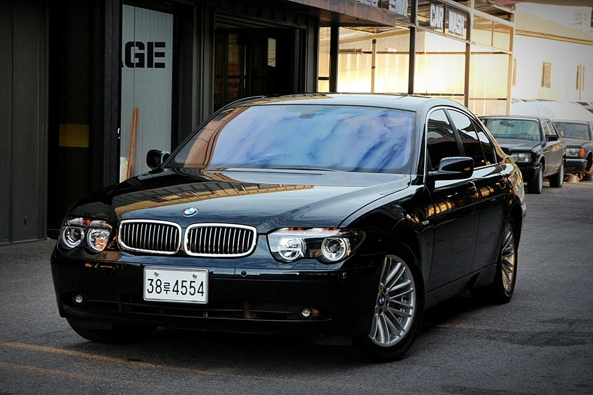 BMW 7-Series E65