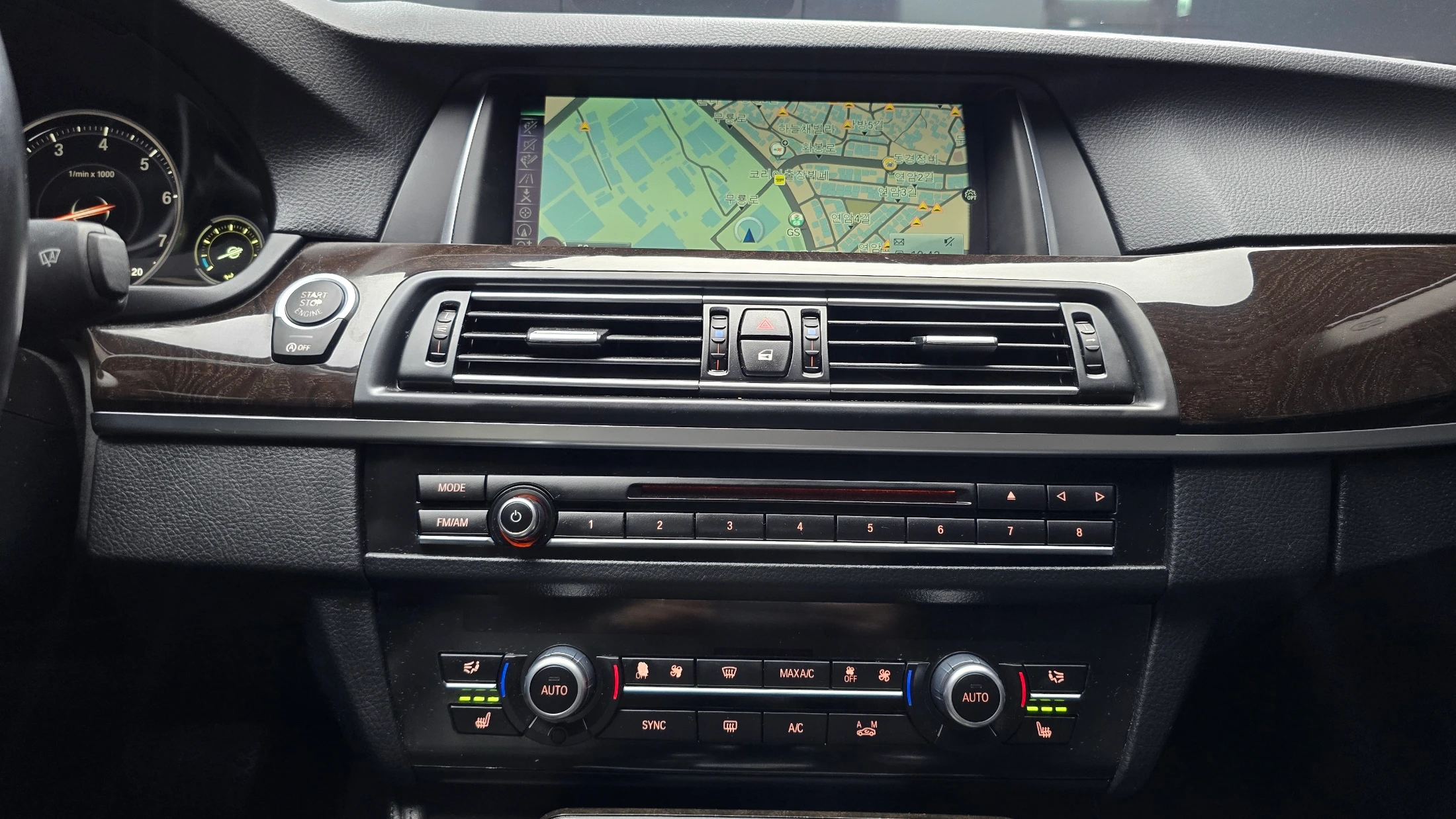 BMW 5-Series F10, 2015 — фото 14